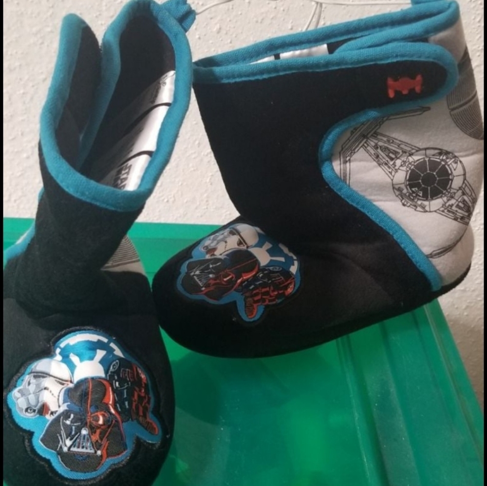 Disney Store Star Wars Darth Vader Soft Slippers Boys Shoes Size 9/10  New